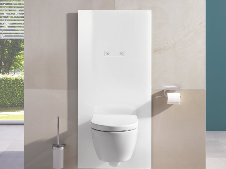 HEWI S 50 WC-Modul Weißes WC-Modul mit integriertem Spülkastenbedienfeld und Toilettenbürstenhalterung sowie WC-Papierhalter neben der Toilette