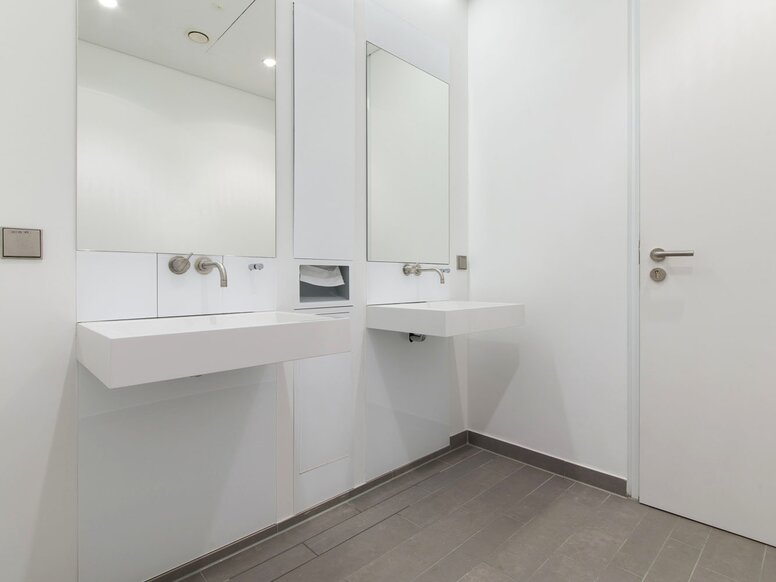 HessenChemie Campus in Wiesbaden HessenChemie Campus in Wiesbaden bathroom with washbasins