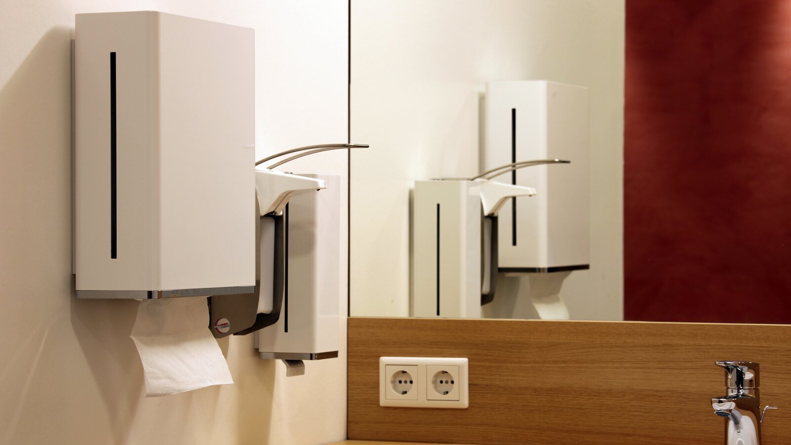 Franz Jordan House in Warburg Paper towel dispenser, disinfectant dispenser and soap dispenser